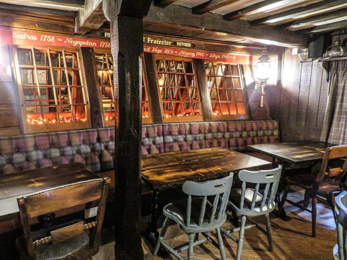 Готель The Spice Ship Веймут Екстер'єр фото